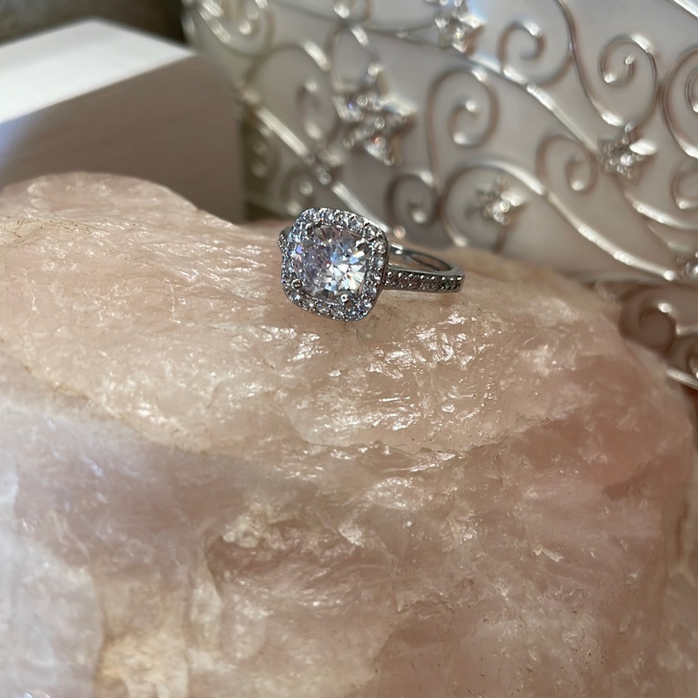 Pretty fine ring size 5.25